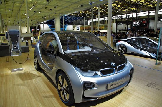 新能源车大干快上 动力电池谁在回收？